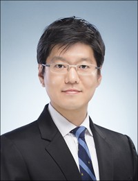 수련관리이사 조정환